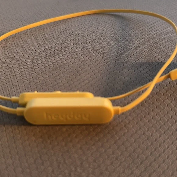Heyday Yellow Wireless Earbuds - Picture 3 of 3